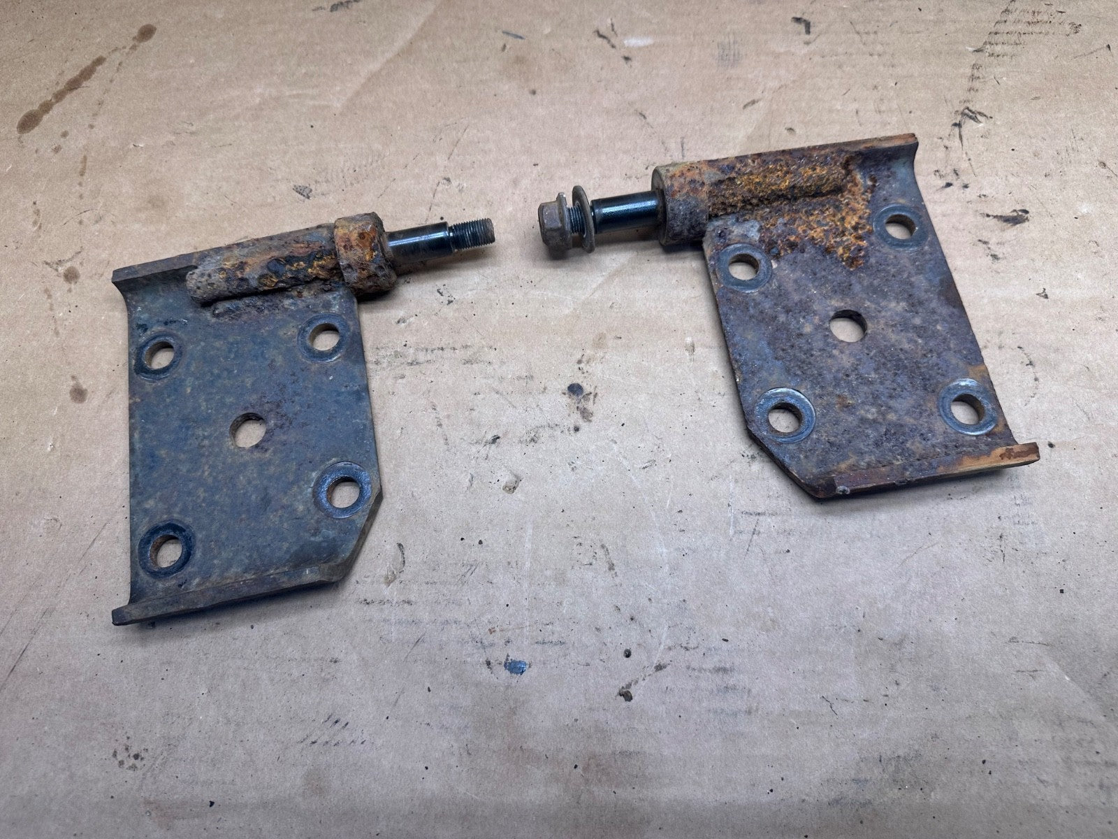 Jeep YJ Wrangler 87-95 Dana 30 Leaf Spring Plates Plate Front Axle Mount Bracket