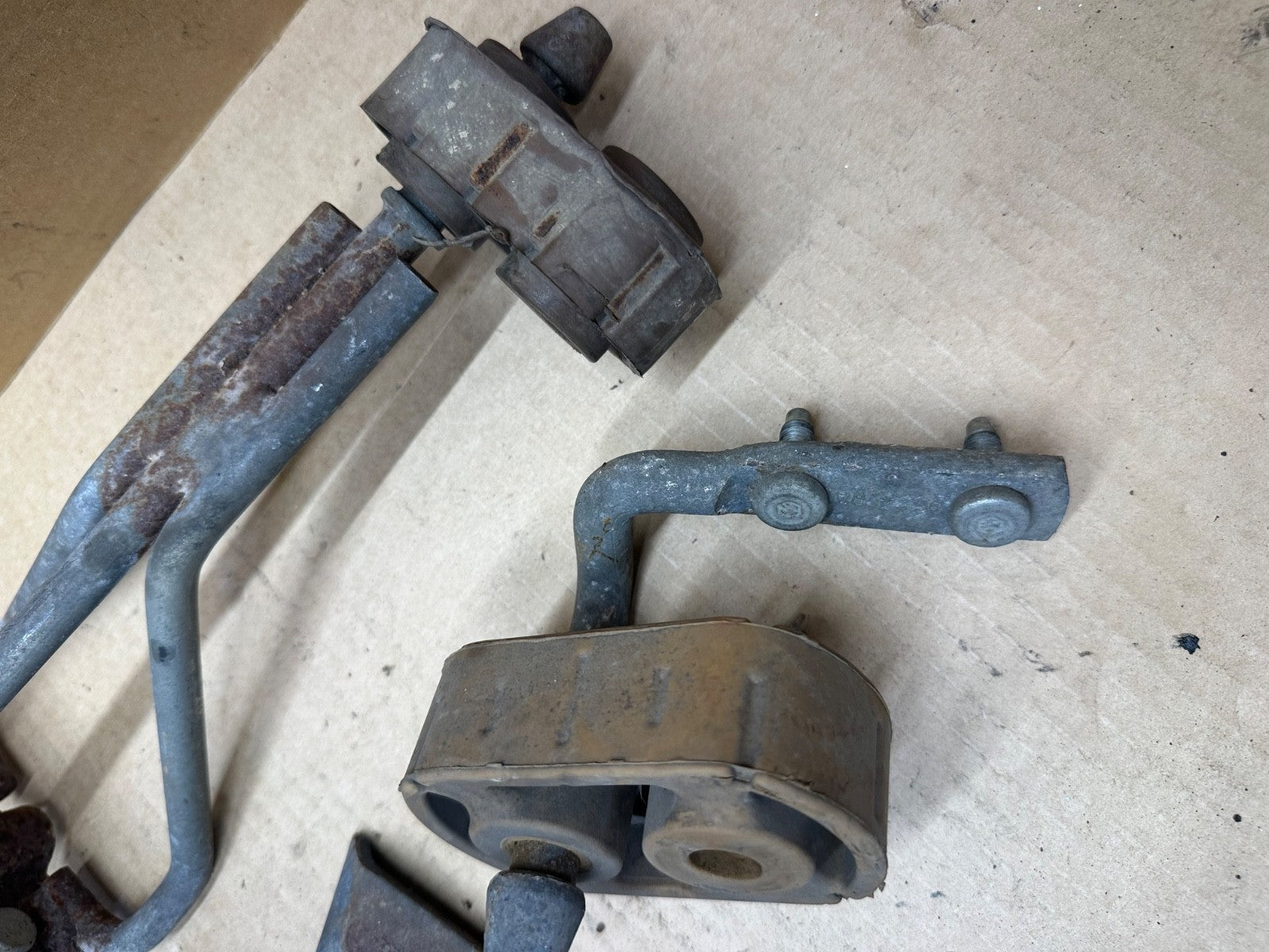 08-14 Ford Econoline E-150 5.4 4.6 L Exhaust Mount Hanger Set of 3 e250 E350 OEM