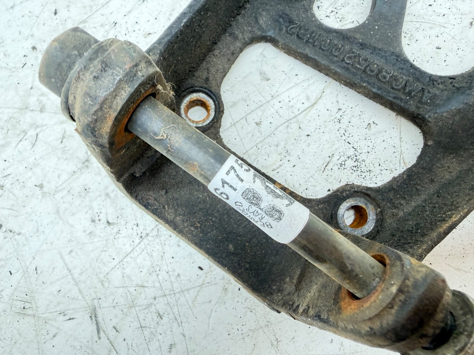 Jeep Wrangler YJ 87-90 2.5 L 4 Cyl Passenger Side Motor Engine Mount 8952001182