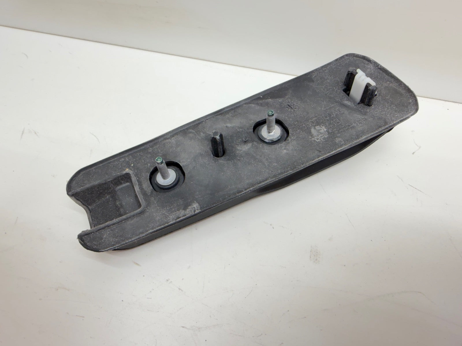 18-20 JEEP WRANGLER JL GLADIATOR WINDSHIELD HOLD DOWN BRACKET MOPAR Bumper OEM