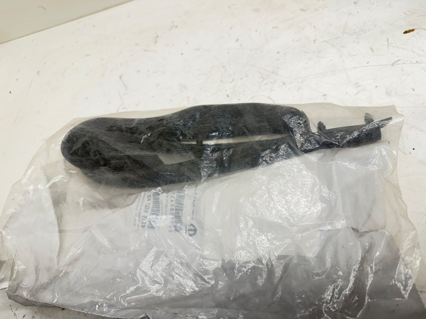 Hood Molding Trim Moulding  Passenger Right Side Hand 68158627AB for Ram 1500