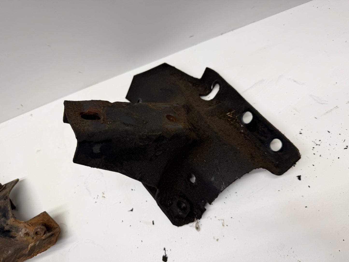 Jeep Cherokee XJ 87-01 4.0 L 6 Cyl Driver Frame Engine Motor Mount Bracket 4.0L