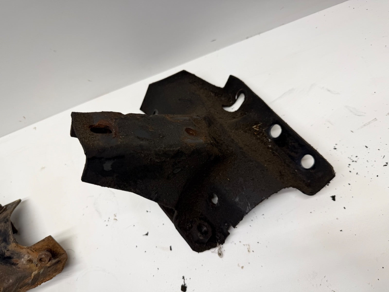 Jeep Cherokee XJ 87-01 4.0 L 6 Cyl Driver Frame Engine Motor Mount Bracket 4.0L