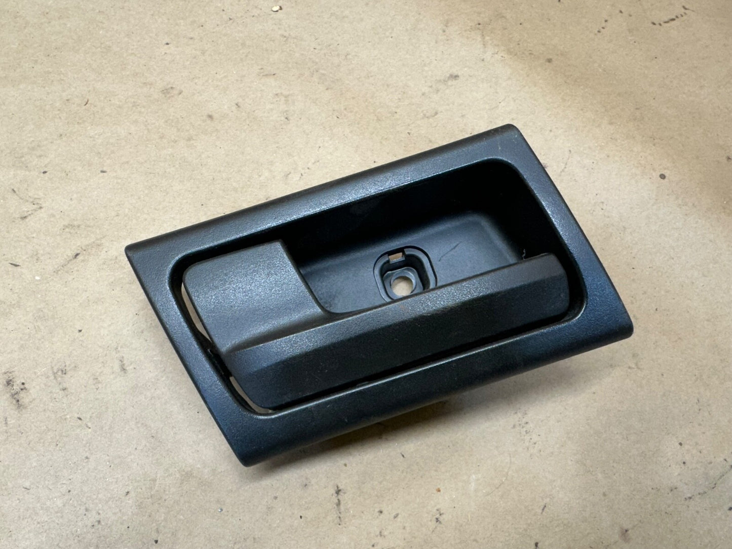 03-11 FORD CROWN VICTORIA FRONT Left Drivers SIDE INSIDE DOOR HANDLE Inside OEM