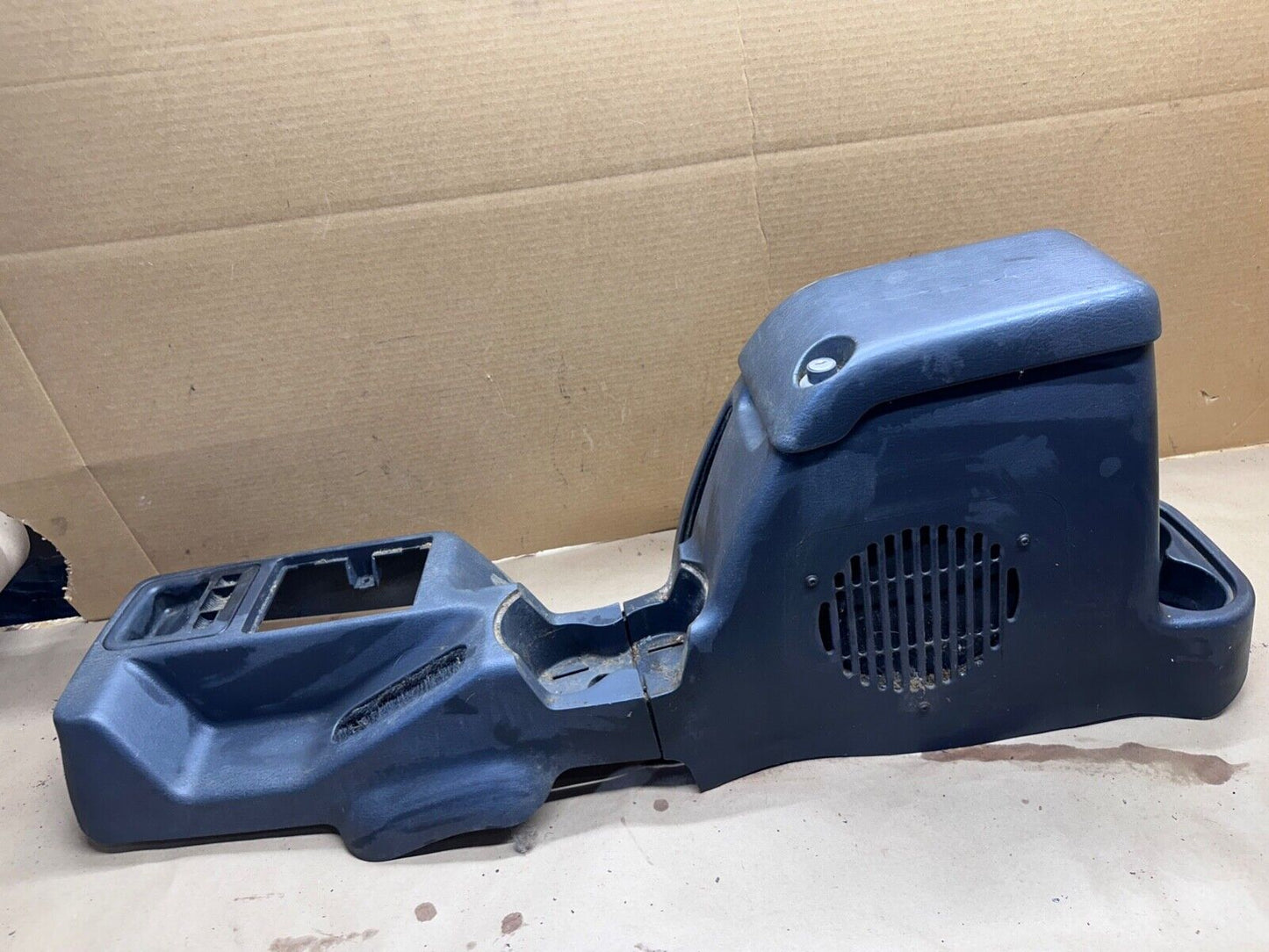 97-06 Jeep TJ Tan Center Console W/ Subwoofer Wrangler 2 Piece Sub Speaker OEM