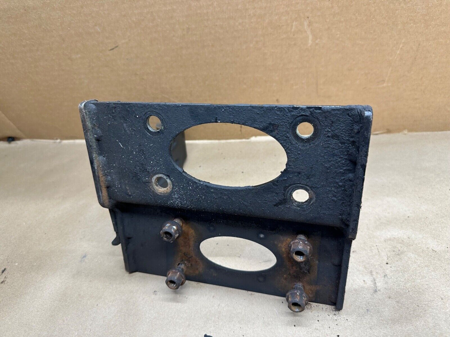 03-06 Jeep Wrangler TJ 5 speed Auto Transmission Mount Plate Bracket Manual Tran