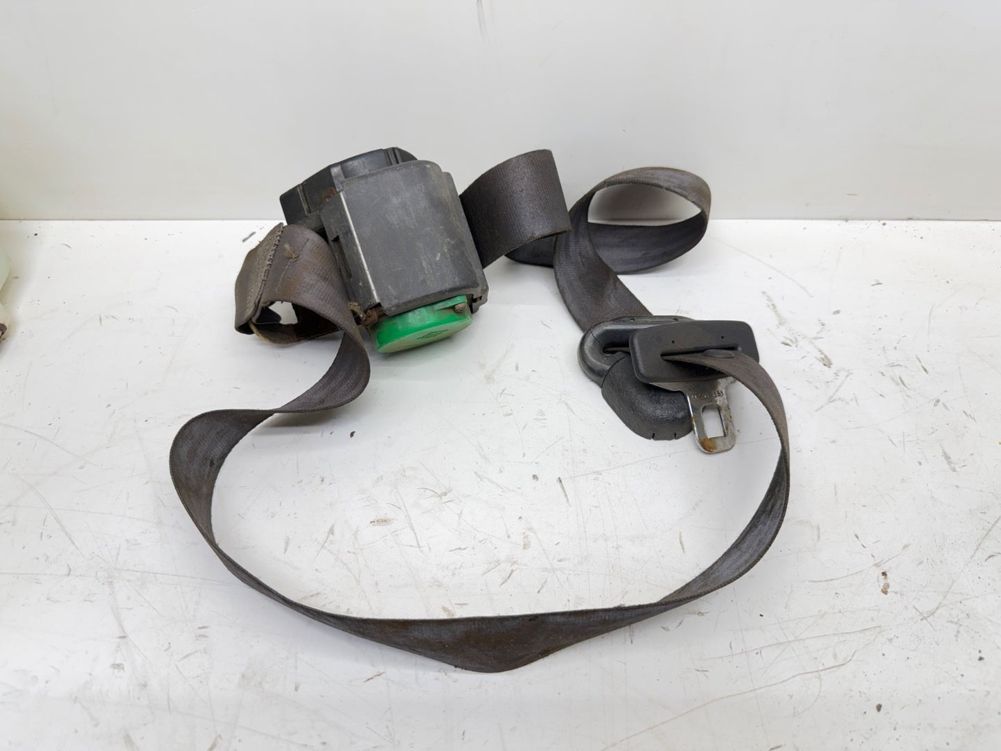 Jeep Wrangler TJ 1997-2002   Front Driver Left Seat Belt Dark Grey   FREE SHIP 
