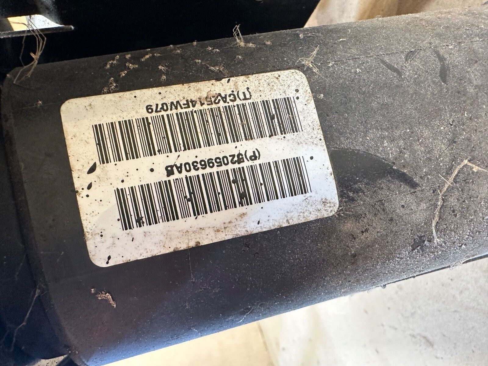03-06 Jeep TJ Wrangler Evap Fuel Vapor Charcoal Canister P52109503A Bracket OEM