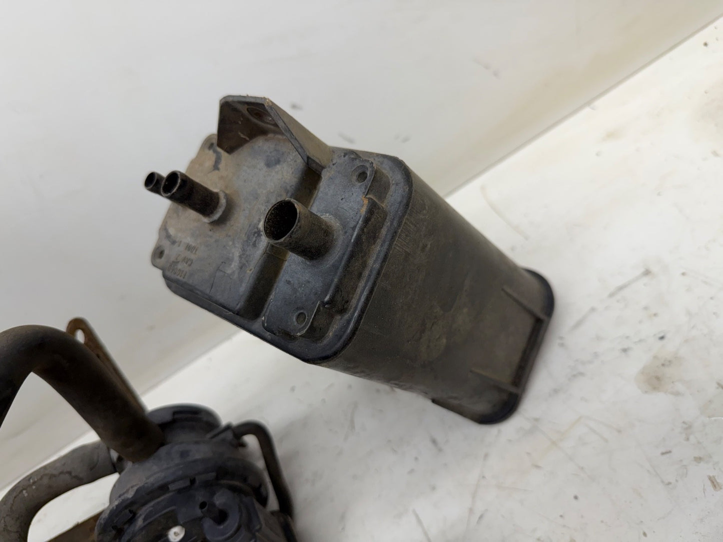 Jeep Wrangler TJ 98-02 Fuel Vapor Charcoal Canister Evap Pump Emissions Emission