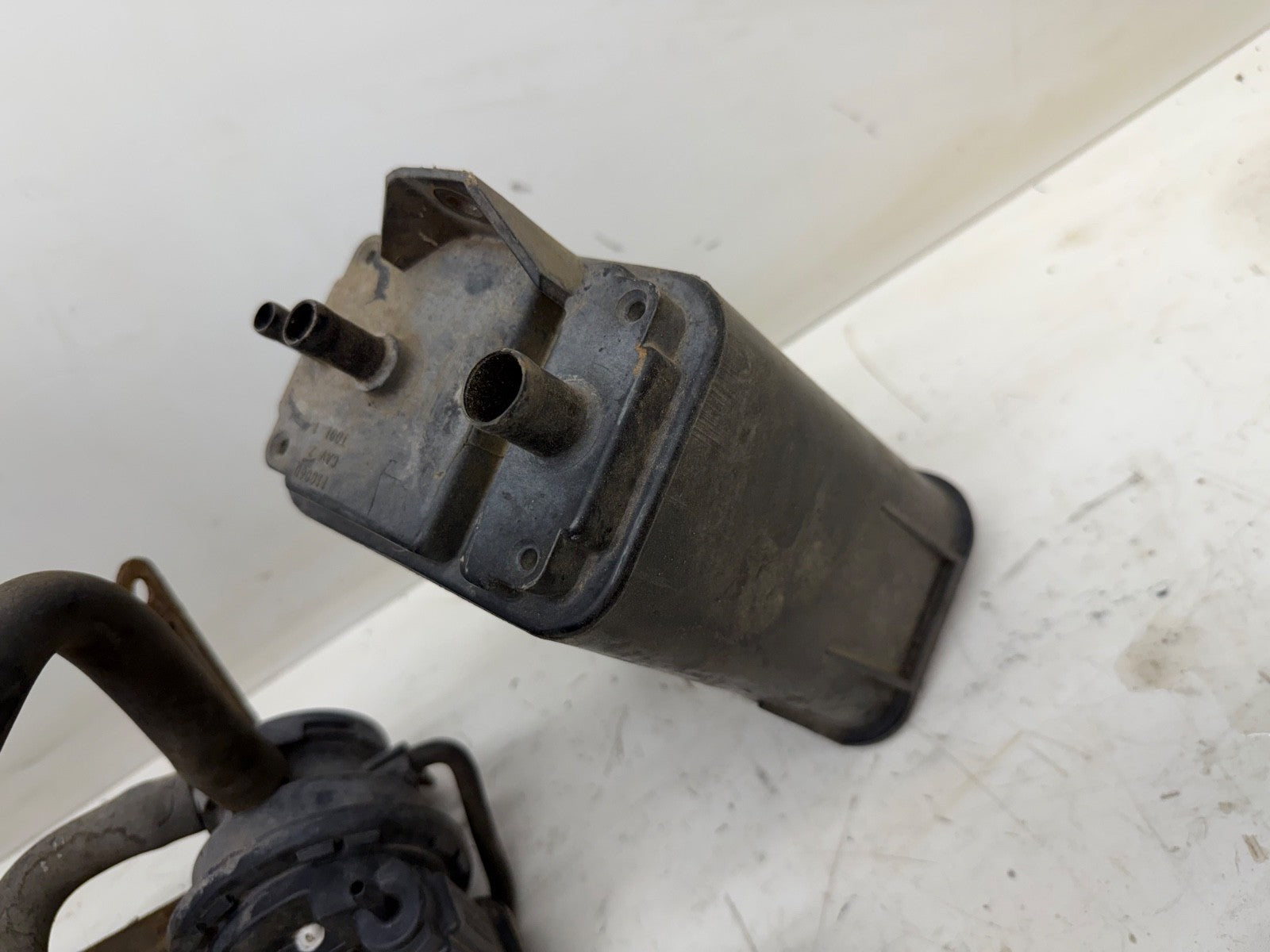 Jeep Wrangler TJ 98-02 Fuel Vapor Charcoal Canister Evap Pump Emissions Emission