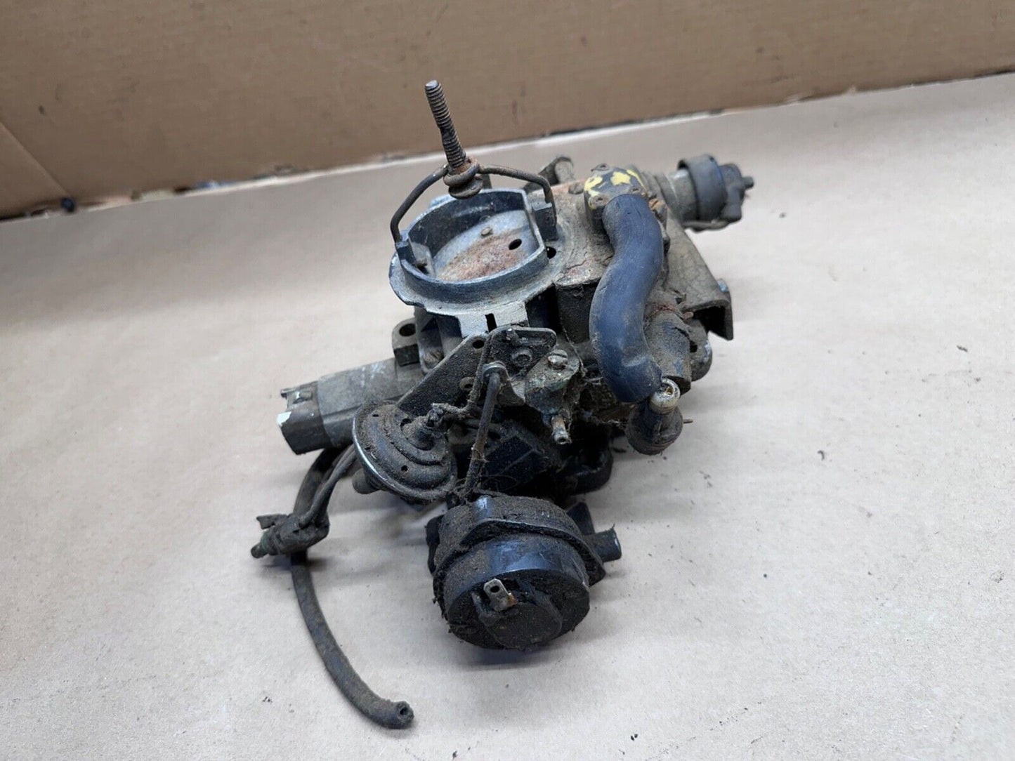 76-90 Jeep YJ CJ Carter BBD 2 Barrel Carburetor Carb 4.2L Wrangler 4.2 L 258 OEM