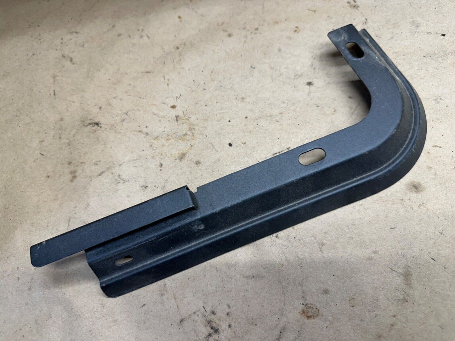 76-06 Jeep Wrangler Soft Top Rear Corner Track YJ Corner Trim Bracket Right RR