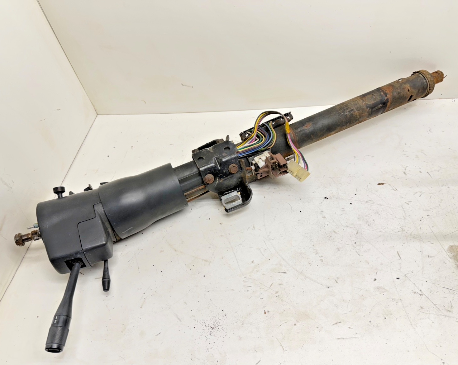 Jeep Wrangler YJ 87-95 Gray Standard Tilt Steering Column  w/Key Manual