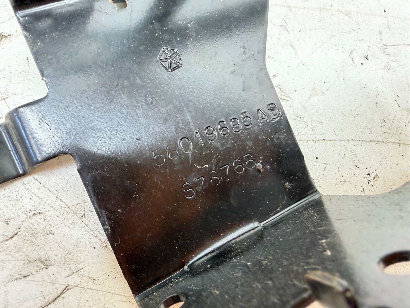 Jeep Wrangler TJ 97-06 Dash Bulkhead Mount Bracket Factory Fuse Under Behind OEM