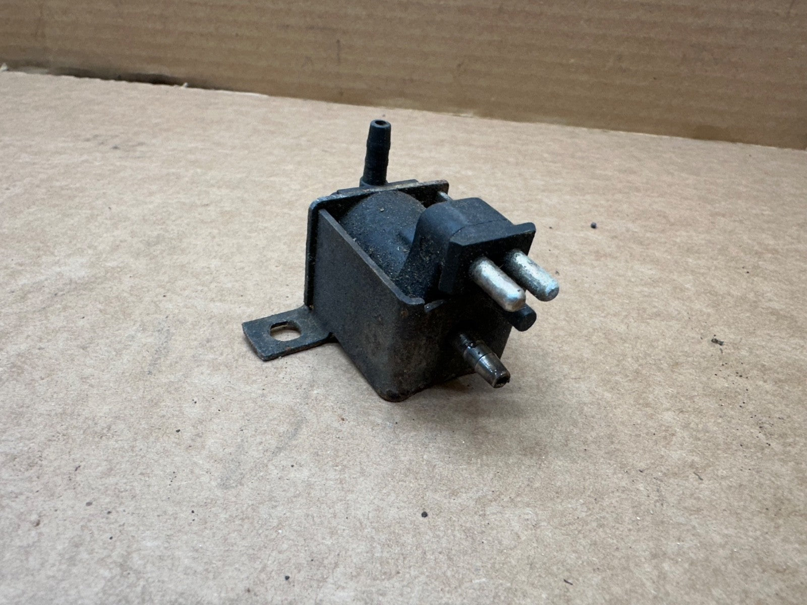 om617 shut off Change Over Valve Mercedes-Benz 220S 280SE 300E 300D 190E