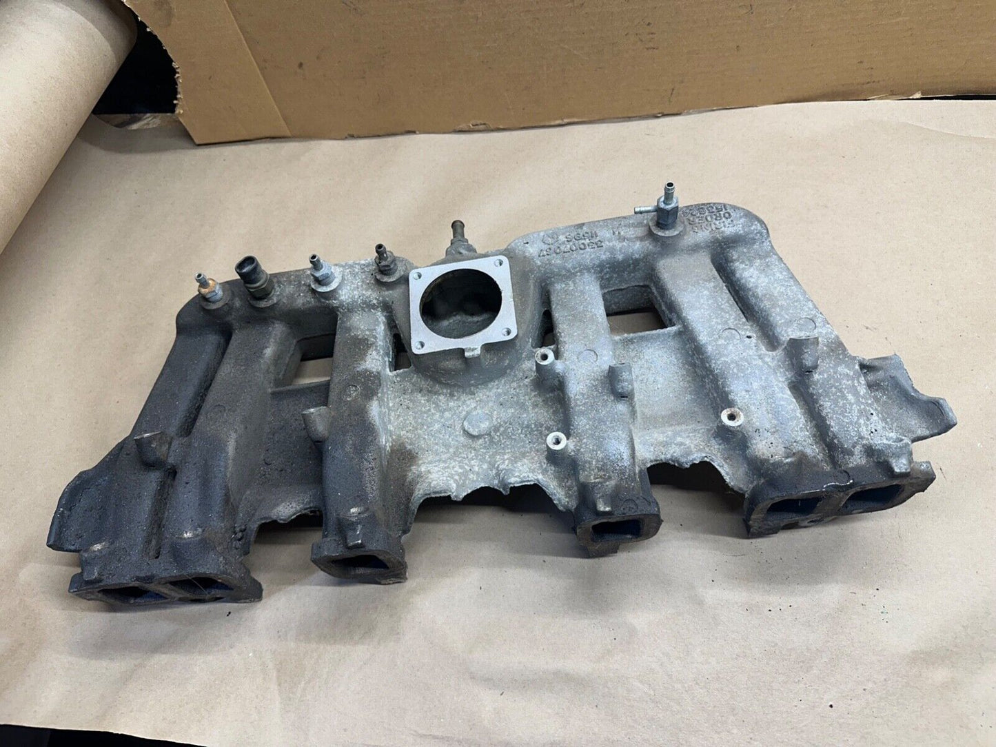 91-95 Jeep Wrangler YJ Cherokee XJ 4.0L 6cyl OEM Intake Manifold 33007067 MJ ZJ