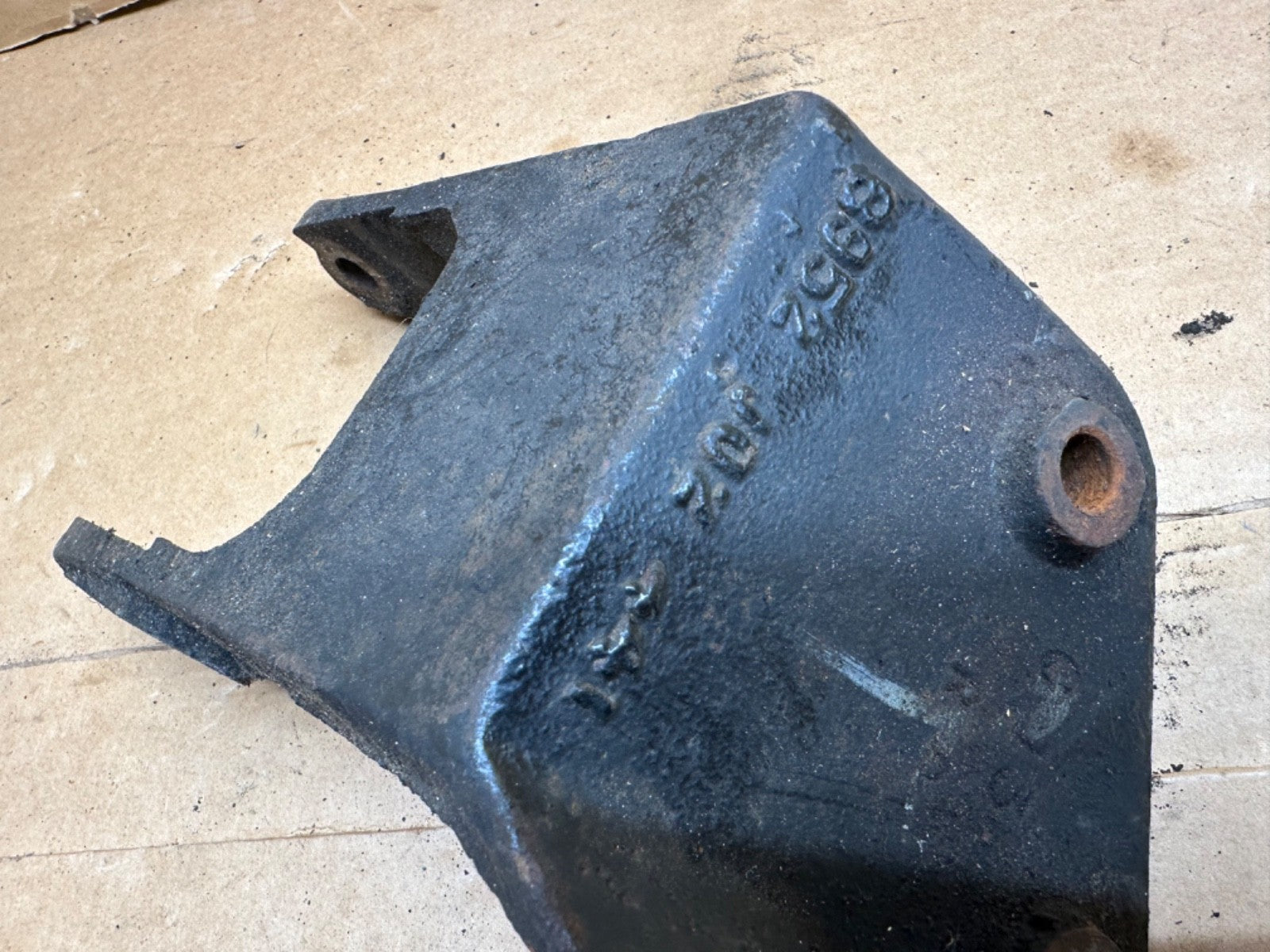 87-98 Jeep Wrangler YJ TJ Engine Mount Bracket Driver Side 8952002441 Left 4.0L