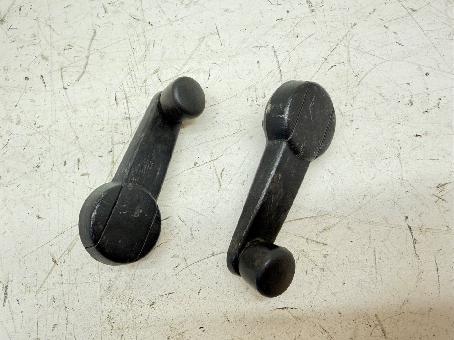 Jeep Cherokee XJ 84-96 OEM Manual Crank Window Handle Black Pair Factory MJ L R