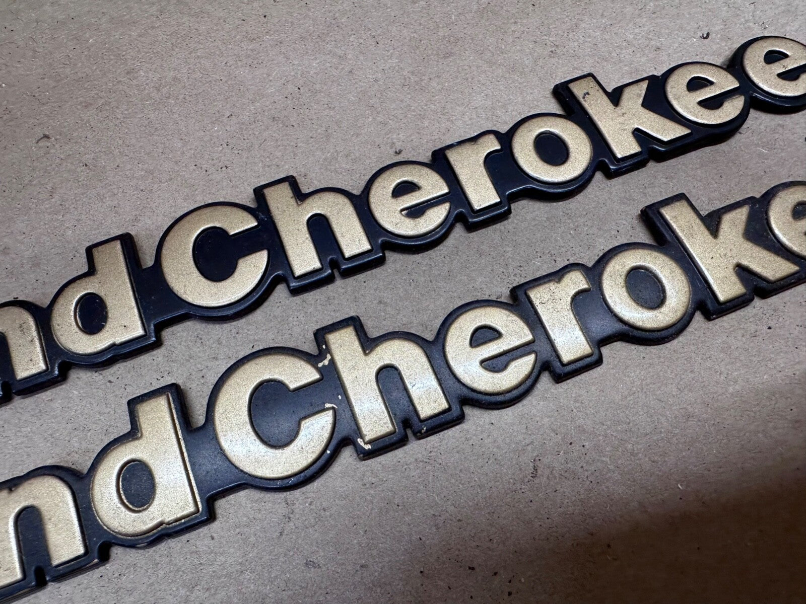 93-98 Jeep Grand Cherokee OEM 55295445 Gold fender nameplate Emblem Pair Set 2