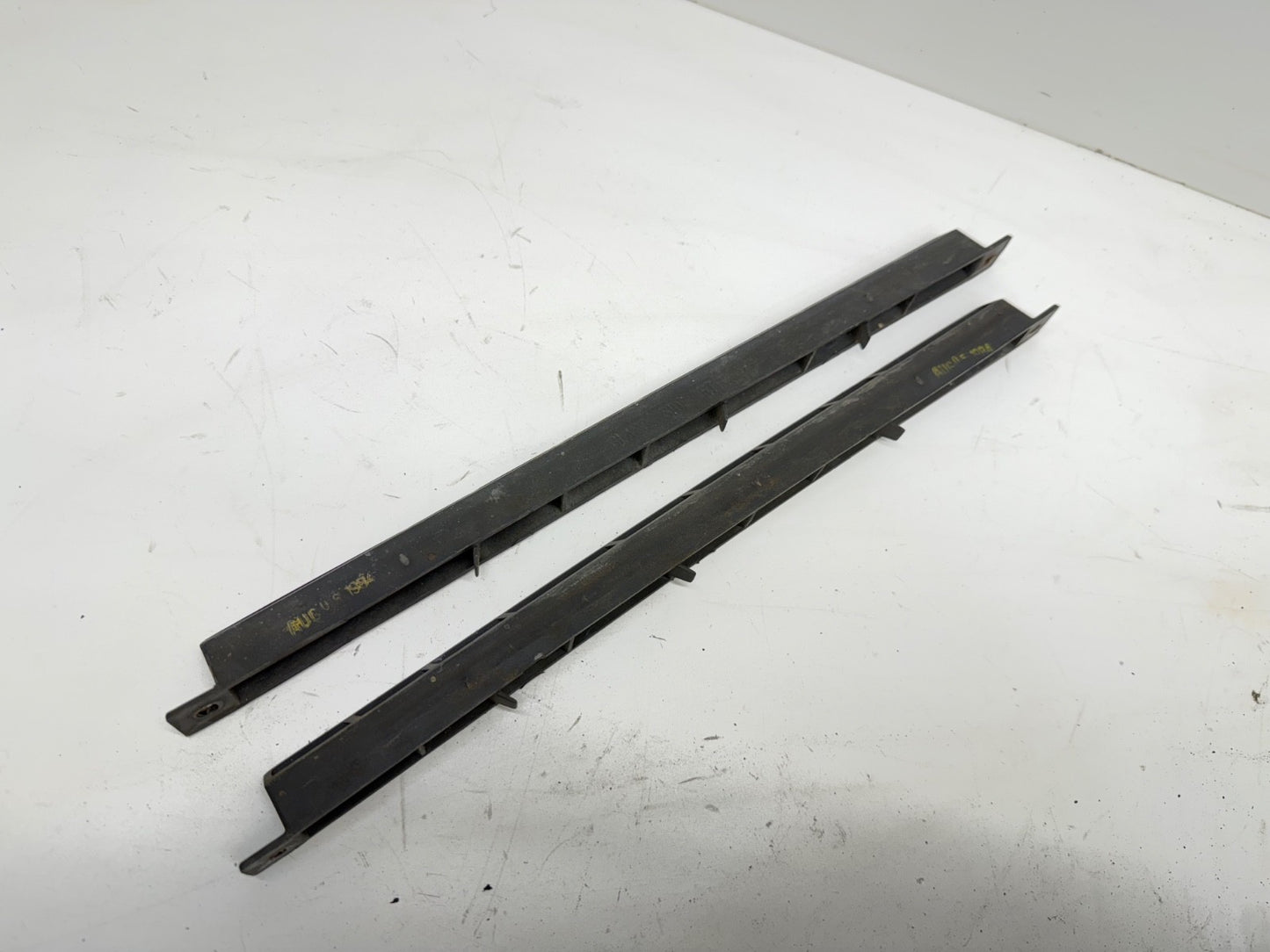 PAIR L+R Jeep CJ 76-86 Windshield Defrost Upper Dash Vent OEM Duct 1984 Stamp