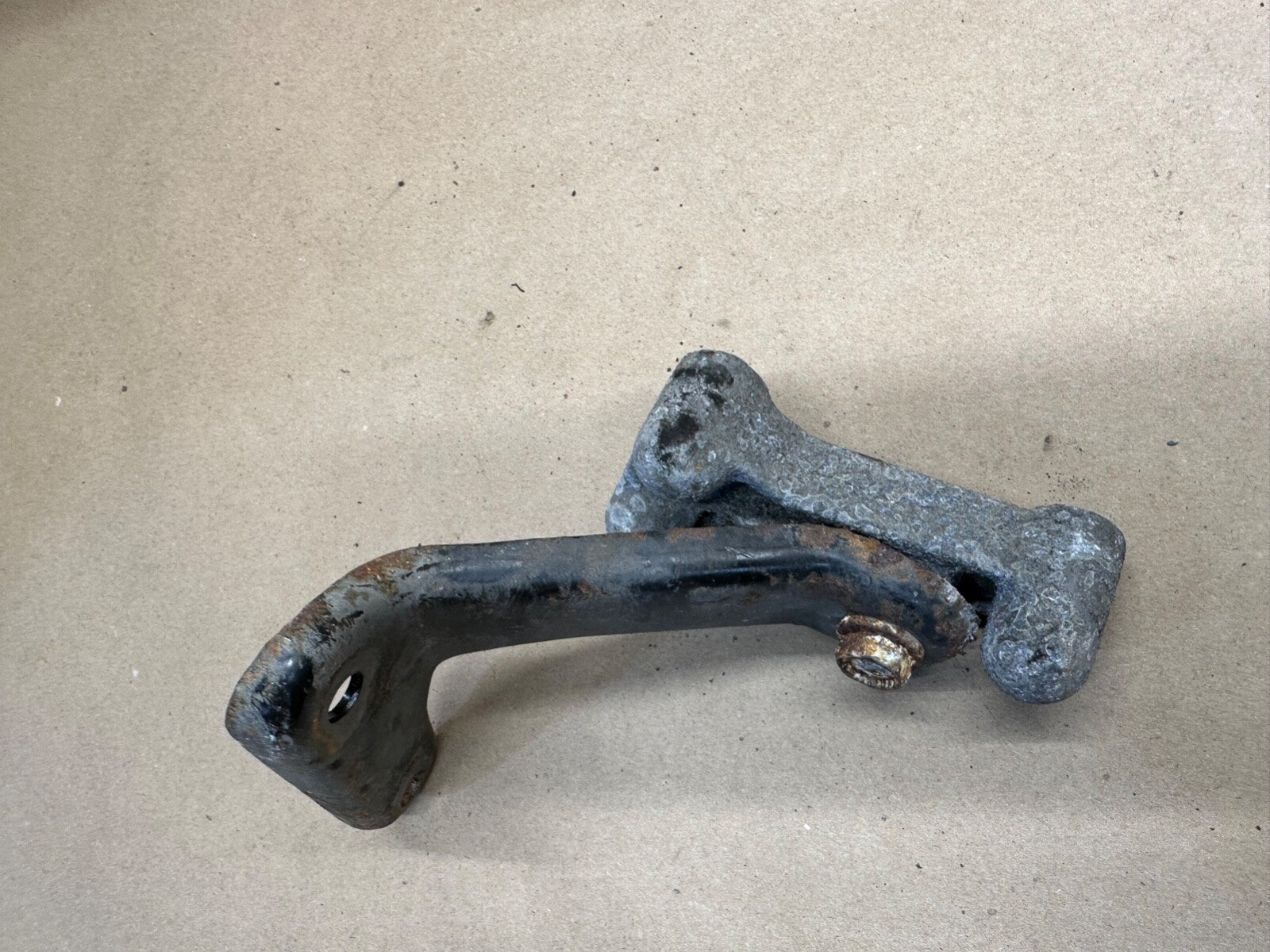 91-95 Jeep Wrangler YJ TJ 4 Cylinder 2.5L Lower Alternator Bracket Mount Brace