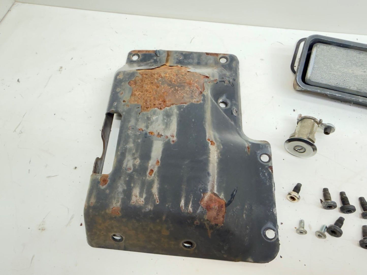 91-95 Jeep Wrangler YJ Tailgate Latch Handle Passenger Door Tail Gate Rear OEM