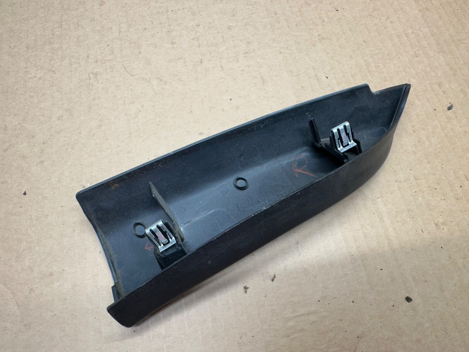 1999-2007 F-250 F-350 Super Duty RH Right Passenger Door Mirror Bolt Cover Trim