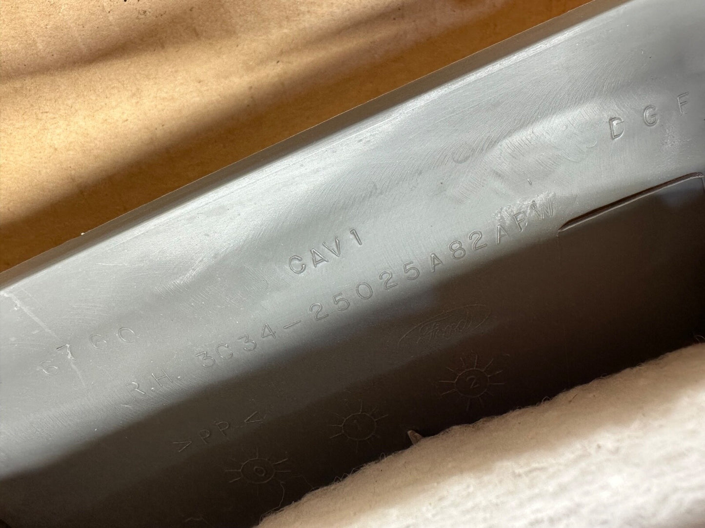 03-07 Ford F250 F350 RH Right Passenger A-Pillar Trim Grab Handle Gray OEM Grey