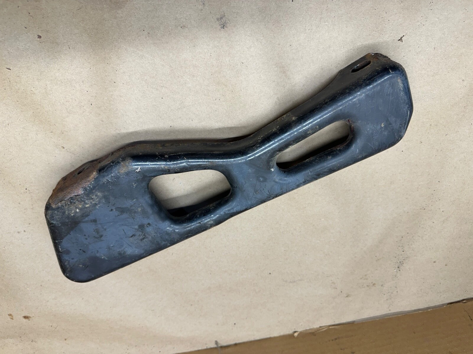 97-02 Jeep TJ Wrangler Front SEAT MOUNT Bracket Fixed Rail Drivers Left ONLY OEM