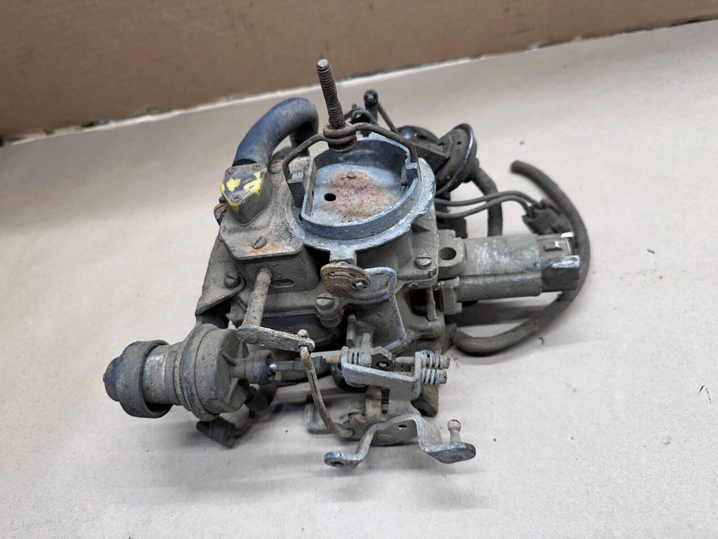 76-90 Jeep YJ CJ Carter BBD 2 Barrel Carburetor Carb 4.2L Wrangler 4.2 L 258 OEM