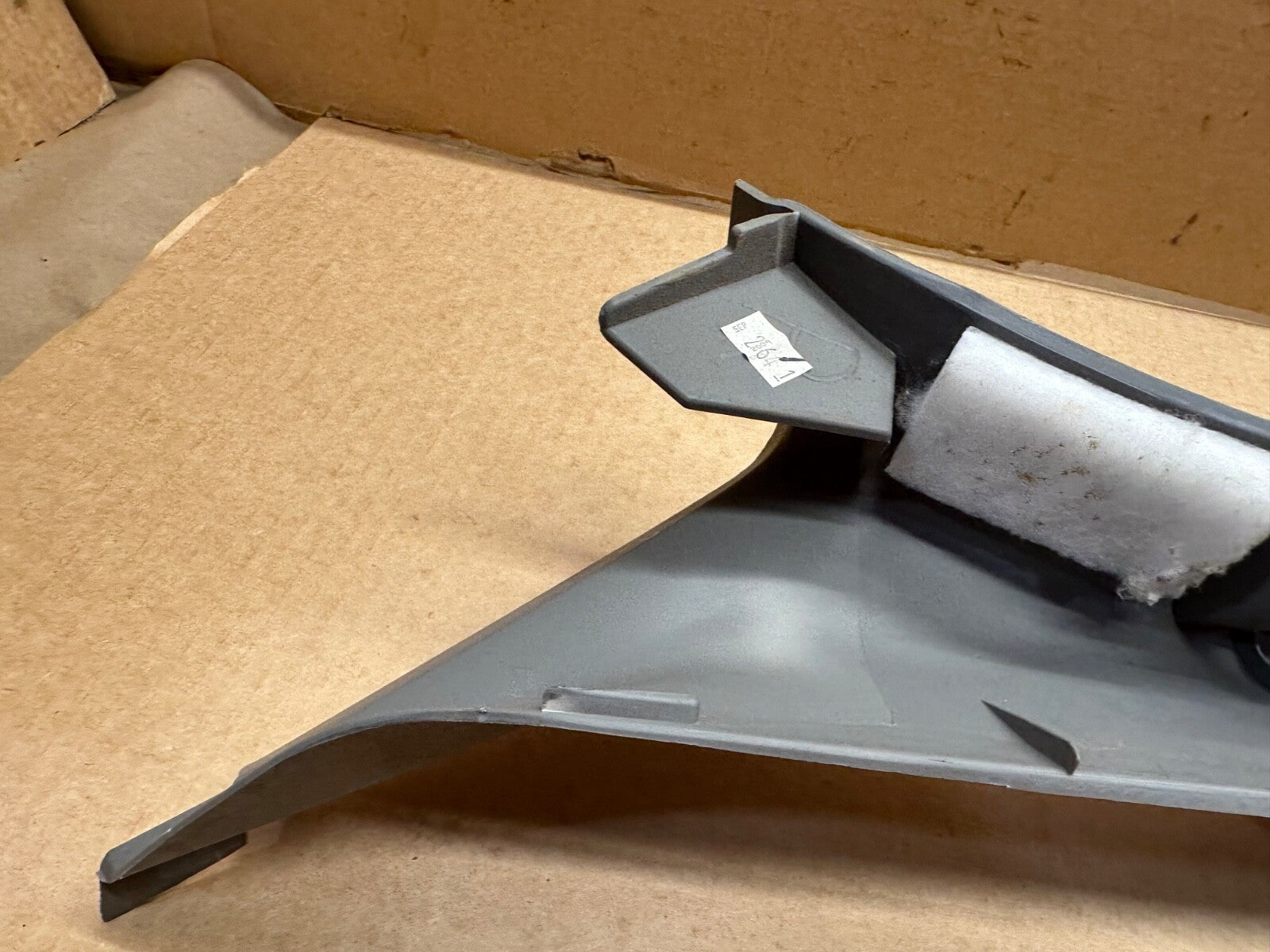 03-07 Ford F250 F350 RH Right Passenger A-Pillar Trim Grab Handle Gray OEM Grey