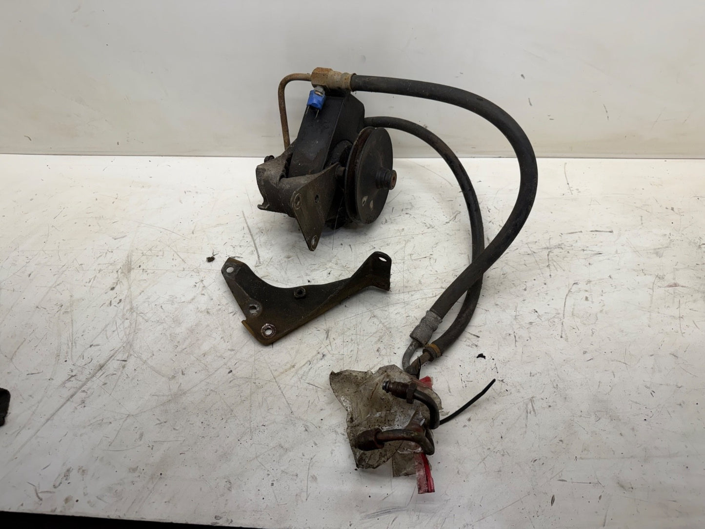 Jeep Wrangler YJ 87-90 V belt 2.5 4.2 L Power Steering Box Pump Kit Brackets OEM