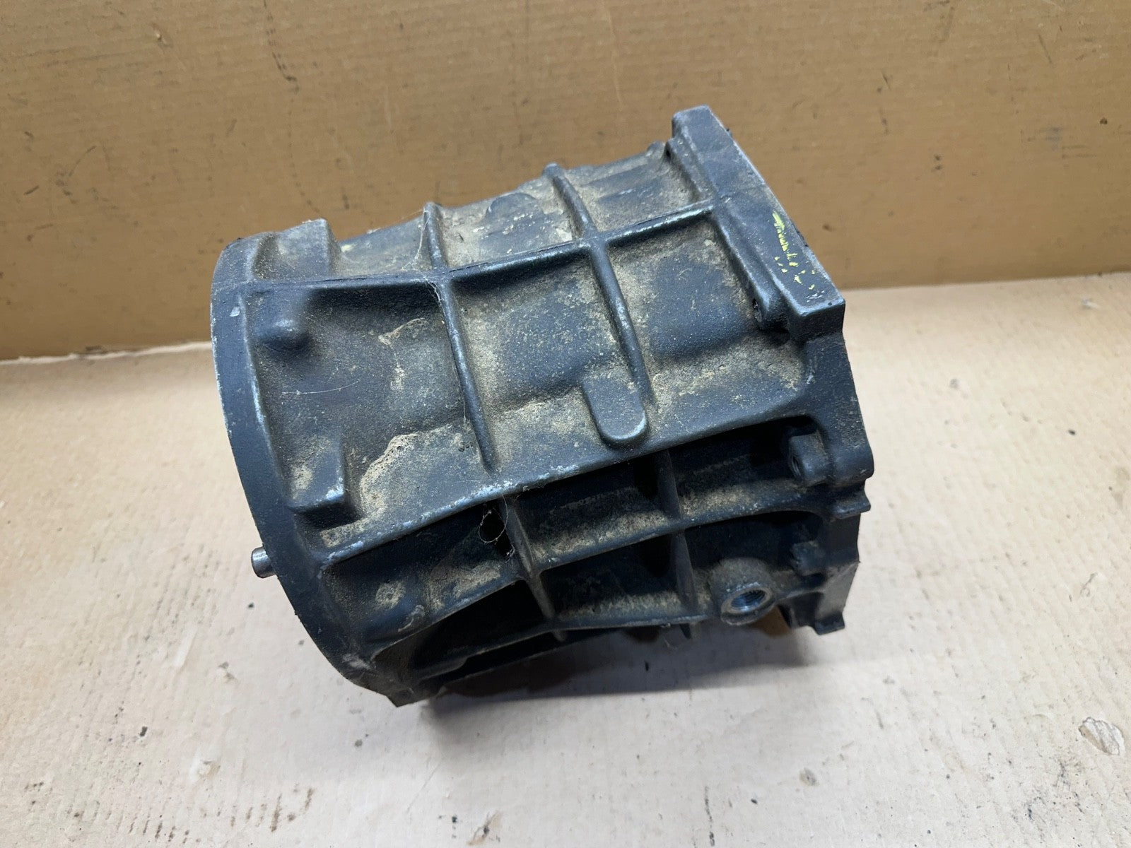 Jeep Wrangler YJ TJ Cherokee XJ MJ 88-99 AX15 Transmission Front Housing Case