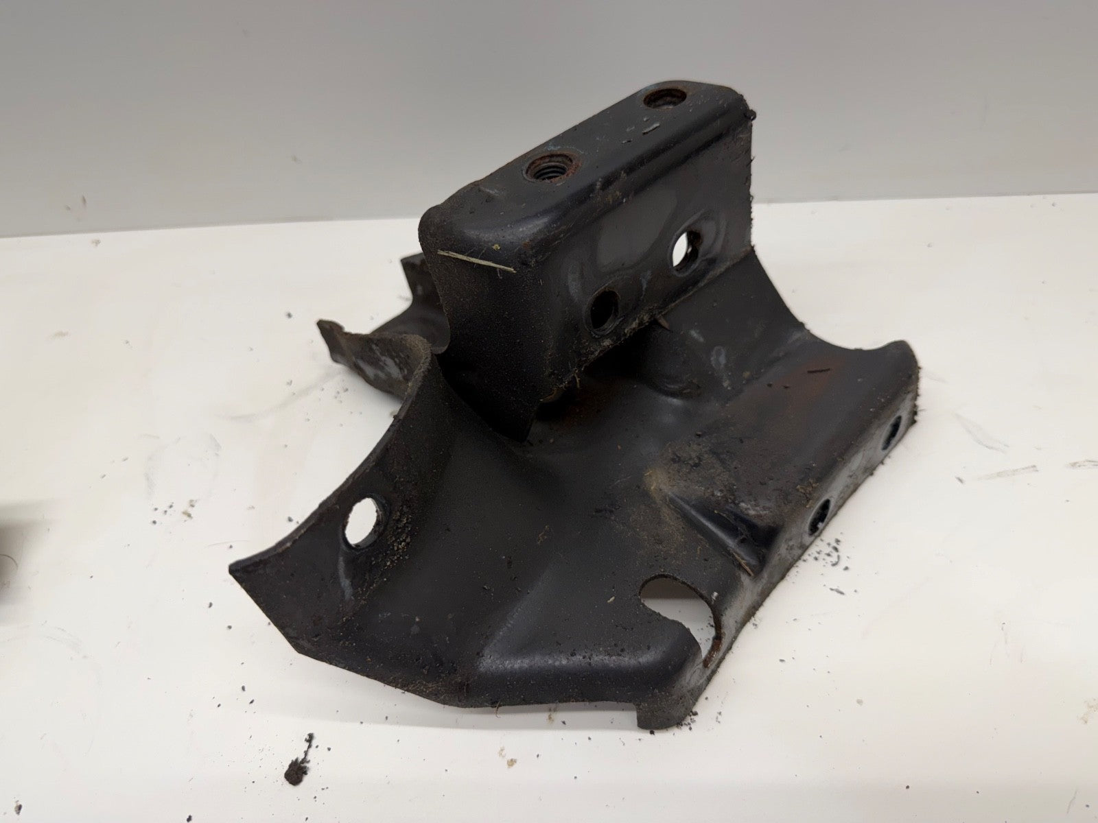 Jeep Cherokee XJ 87-01 4.0 L 6 Cyl Driver Frame Engine Motor Mount Bracket 4.0L
