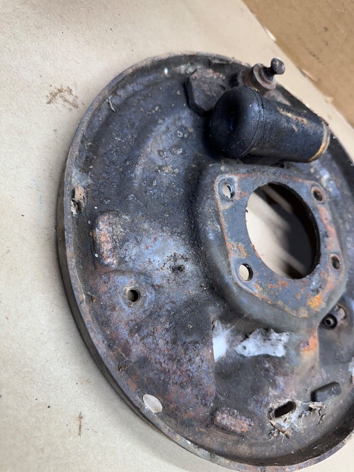 84-90 Jeep Cherokee XJ Wrangler YJ Right Backing Plate Rear Axle Dana 35 Bendix