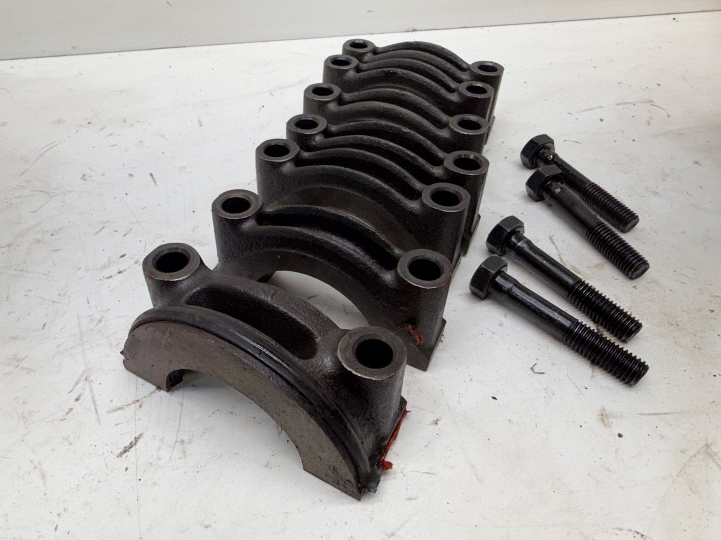Jeep 4.2L AMC Crankshaft Main Bearing Caps Set CJ 7 YJ Wrangler Crank Cap 4.2 L