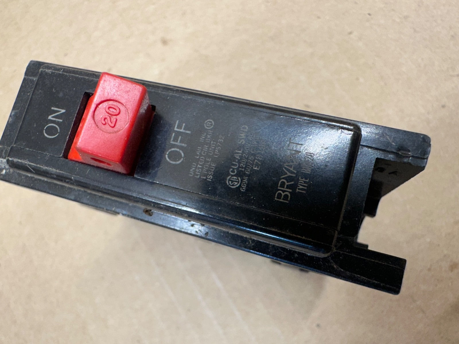 Bryant BR120 Circuit Breaker, 1-Pole, 20A, 120/240VAC, CU-AL SWD *Free Shipping*