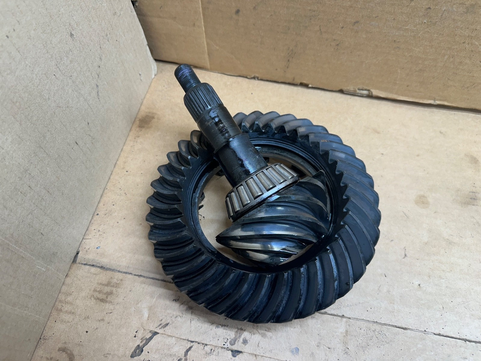 Ford Mustang Explorer Ford 8.8 Rear Axle 3.27 Ring Pinion Factory Gears OEM Gear