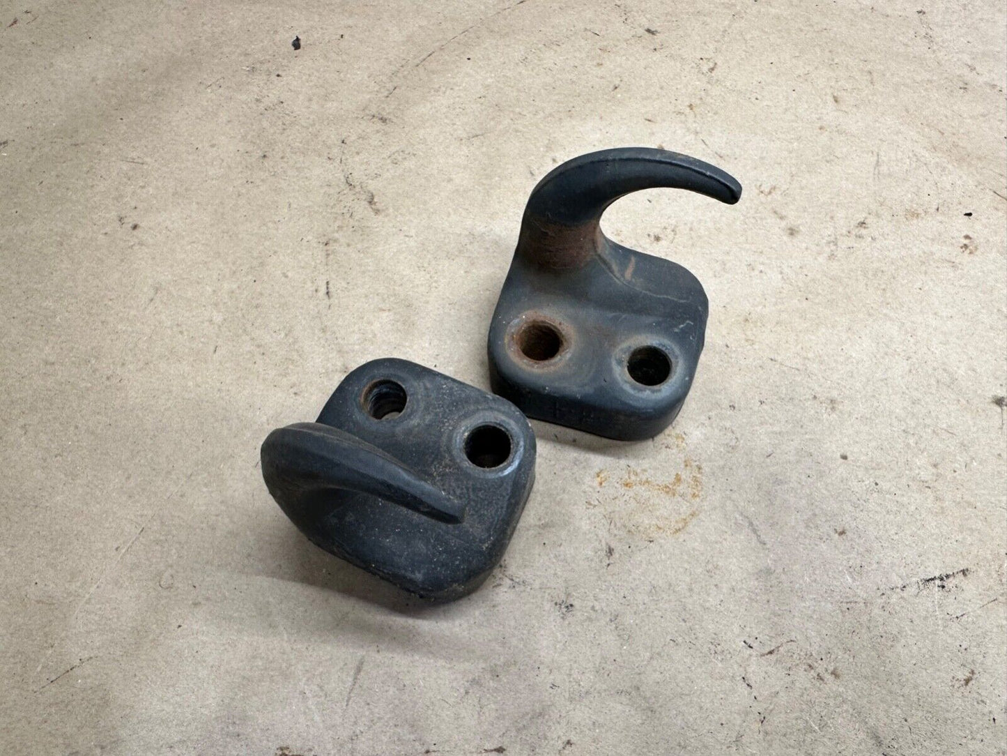 97-06 Jeep Wrangler TJ LJ OEM Factory Front Tow Hooks NO Bolts Towhook Pair Hook