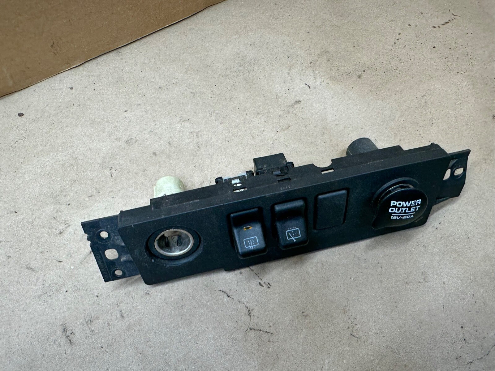 97-01 Jeep Cherokee XJ Dash Switch Panel Dash Defrost Rear Wiper 12v outlet OEM