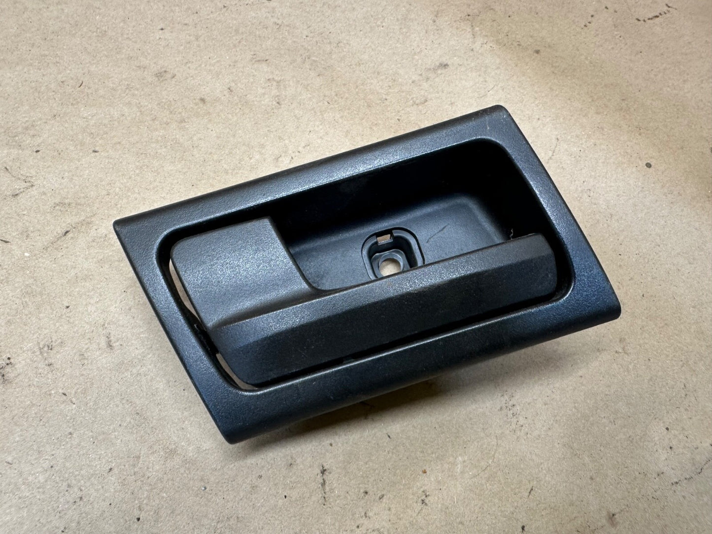 03-11 FORD CROWN VICTORIA FRONT Left Drivers SIDE INSIDE DOOR HANDLE Inside OEM