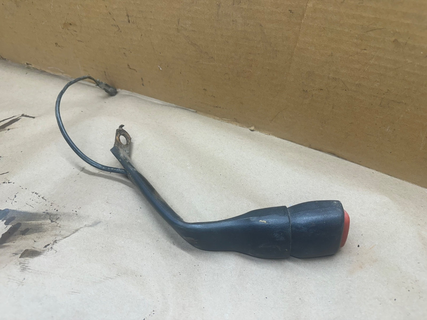 Jeep Cherokee XJ 97-01 OEM Female Seat Belt End Buckle Driver Side Left Front LF