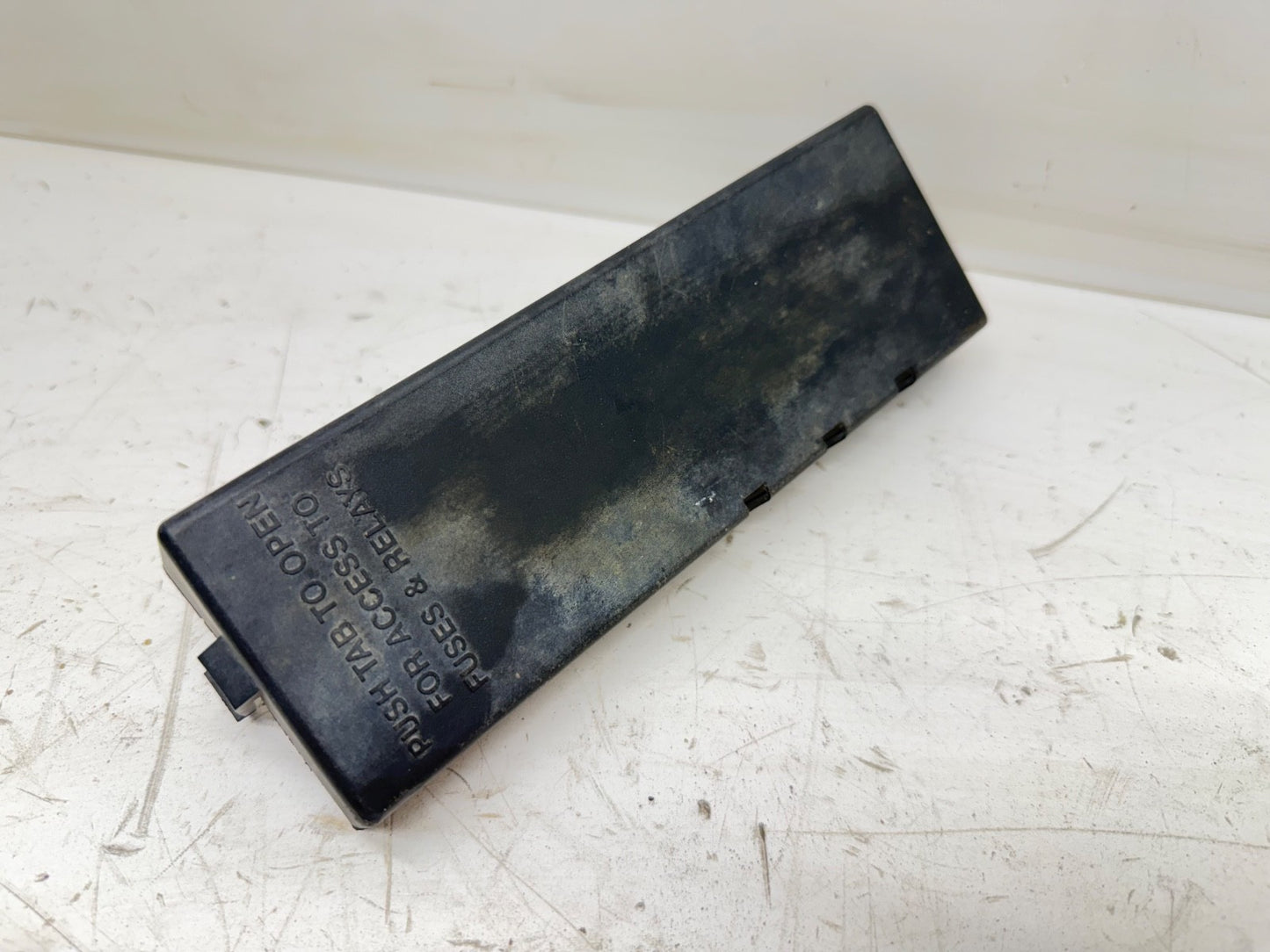 Jeep Wrangler YJ 91-95 Under Hood Fuse Block Relay Panel Cover OEM 56017145