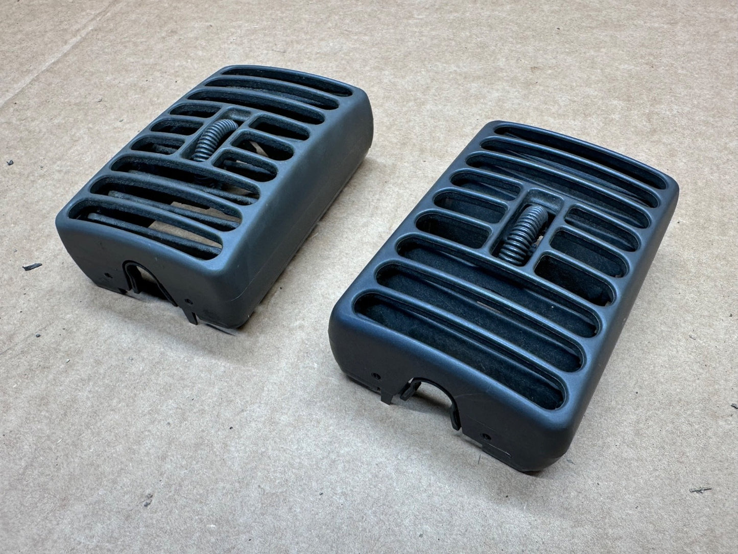 Jeep Cherokee XJ 97-01 OEM Left Right Dash Vents Louver Vent HVAC Heat AC A/C OE
