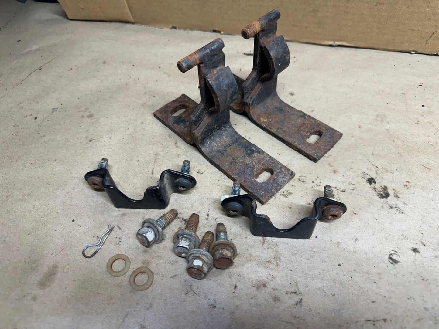 87-95 Jeep YJ Back Seat Brackets Wrangler Rear Bracket Set OEM Mount Factory