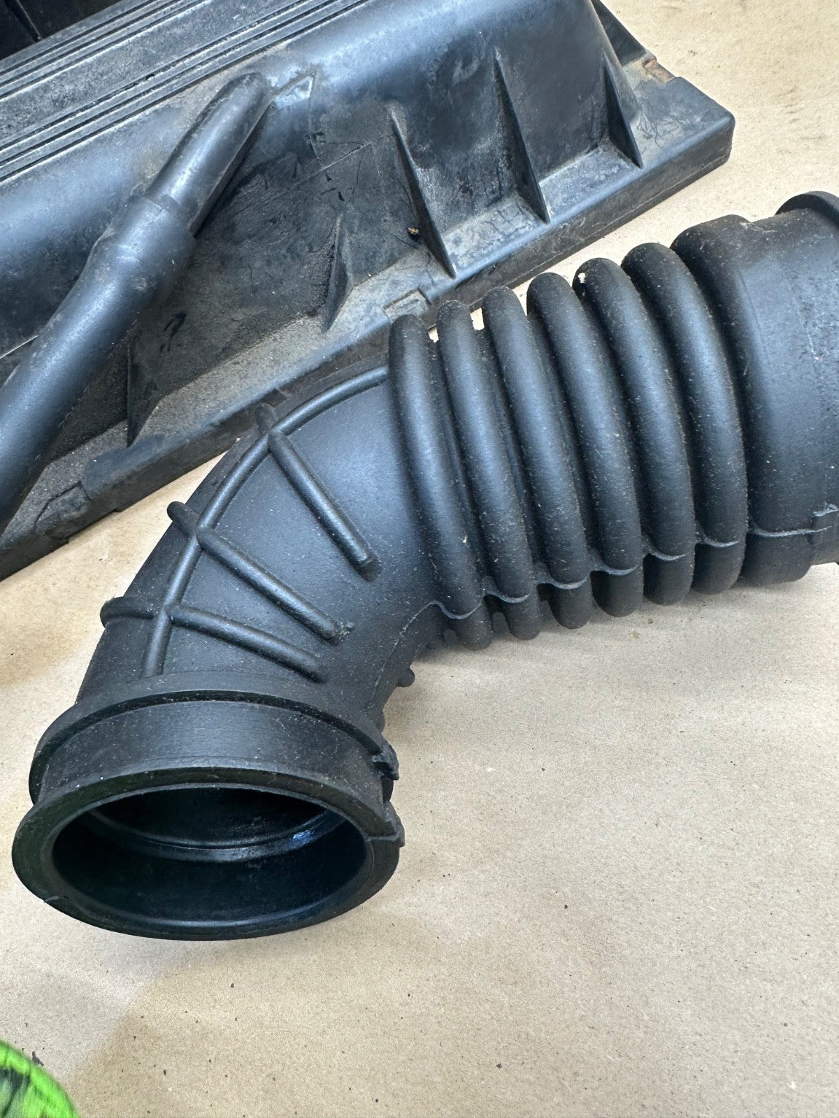 91-95 Jeep Wrangler YJ 4.0L Airbox With Intake Hose Air Filter Box Assembly 4.0