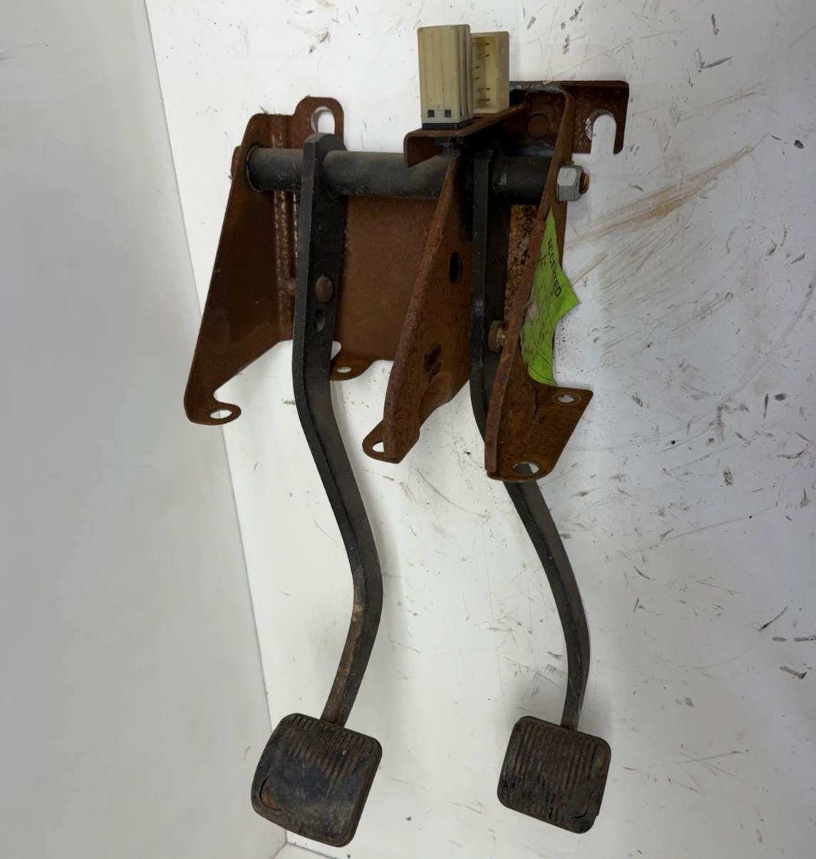 Jeep Wrangler TJ 97-06 OEM Standard Manual Clutch Brake Pedal Assembly 5 speed