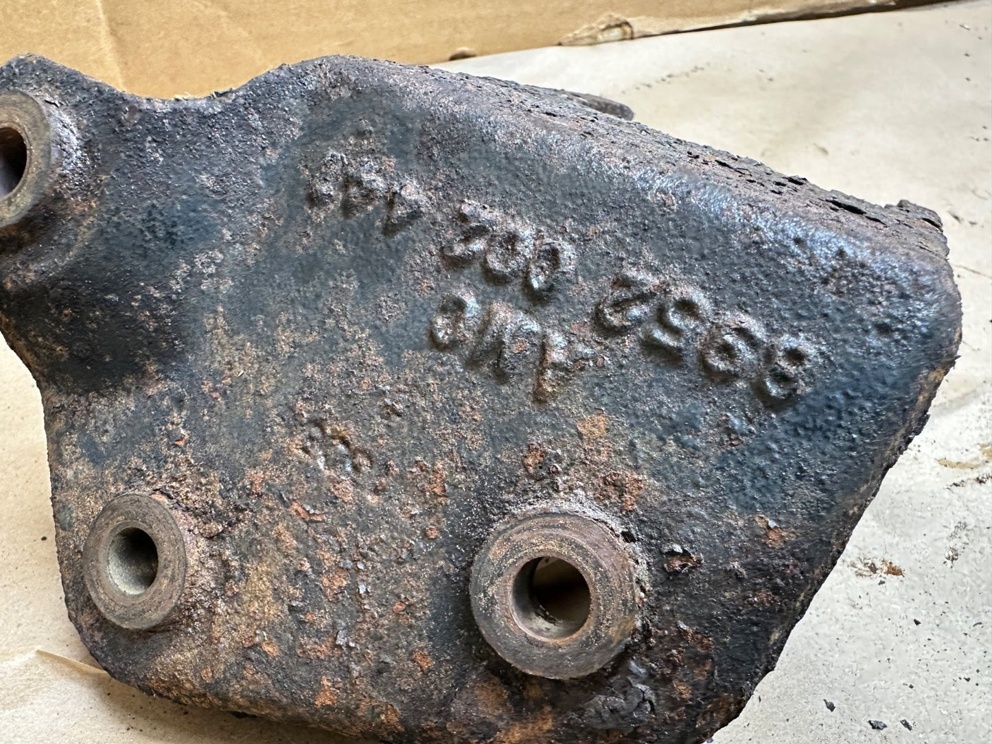 87-98 Jeep Wrangler YJ TJ Engine Mount Bracket Driver Side 8952002441 Left 4.0L