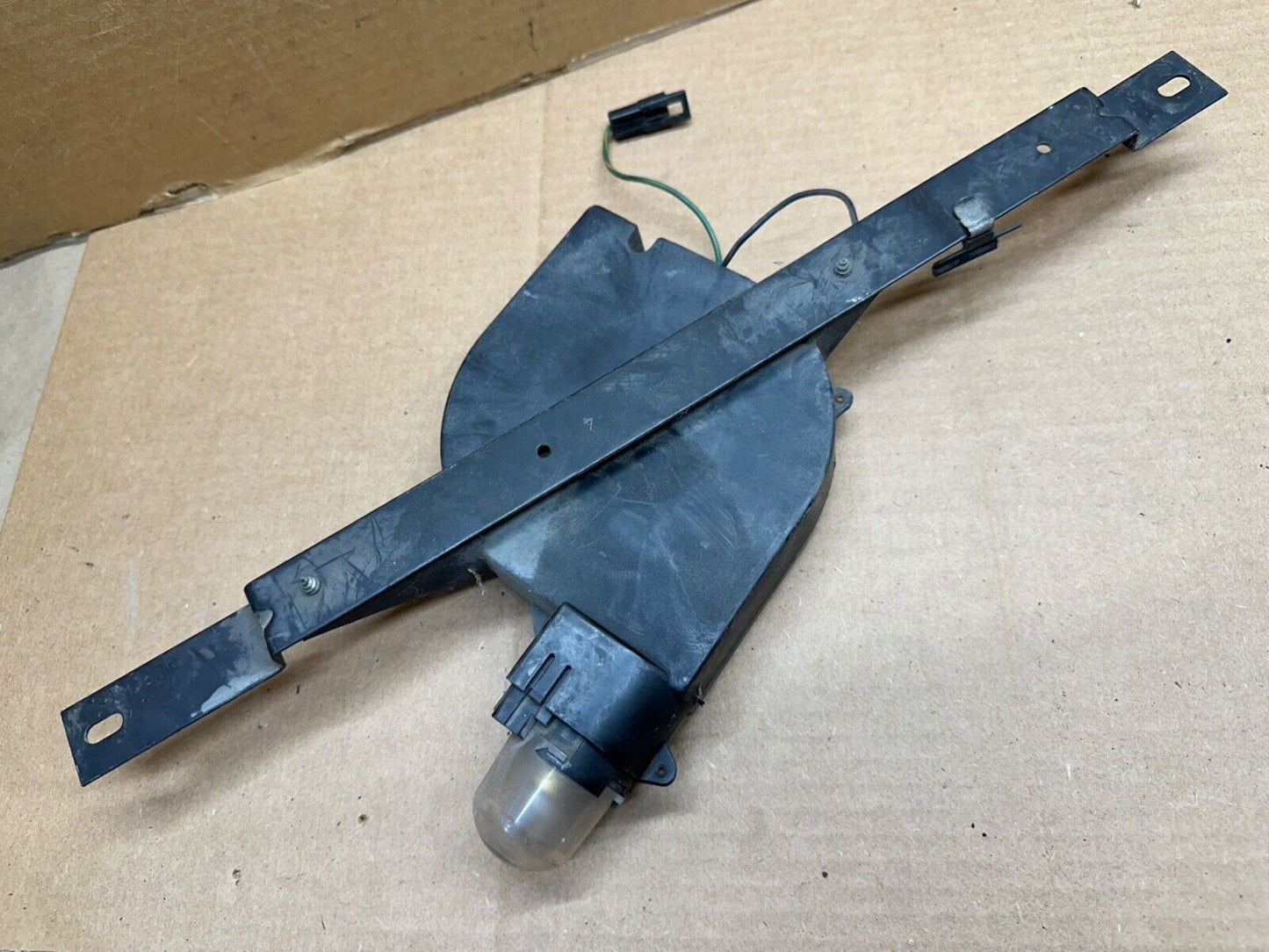 84-90 Jeep Cherokee XJ Comanche MJ Retractable Under Hood Work Light OEM Factory