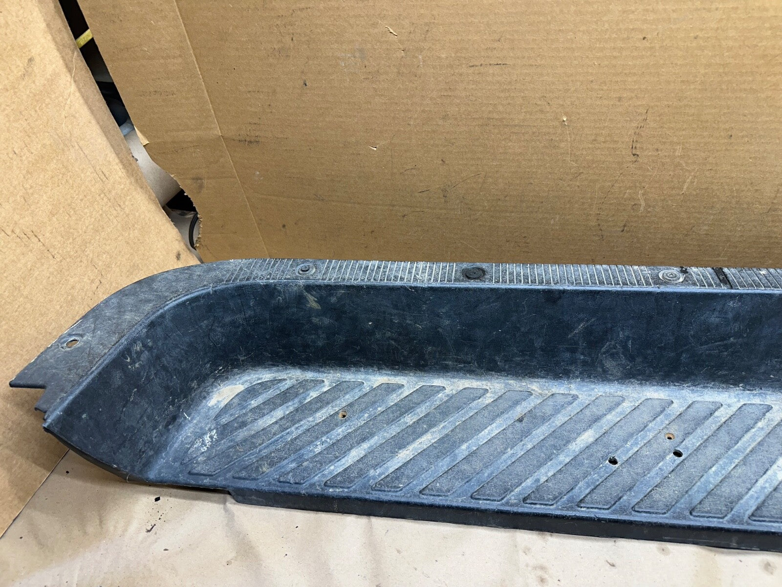 OEM 97-14 E-150 E-250 E-350 Rear Passenger Side Door Sill Plate F7UZ-1513228-AAA